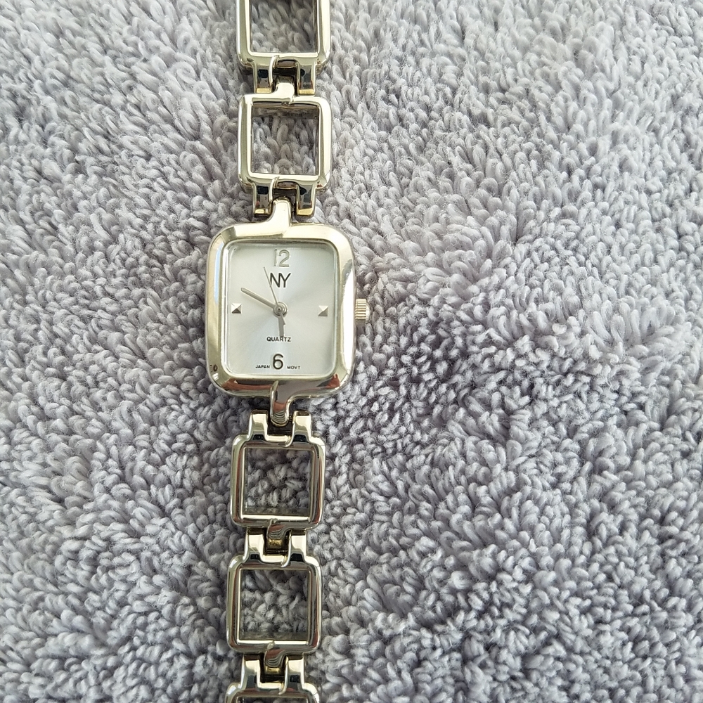 New York & Company Ladies Silver Link Quartz Watch